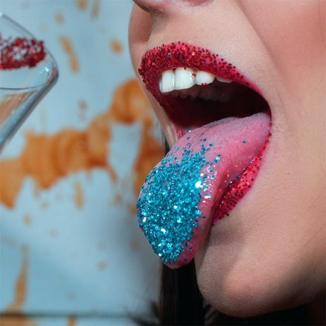 So people are licking glitter for attention...